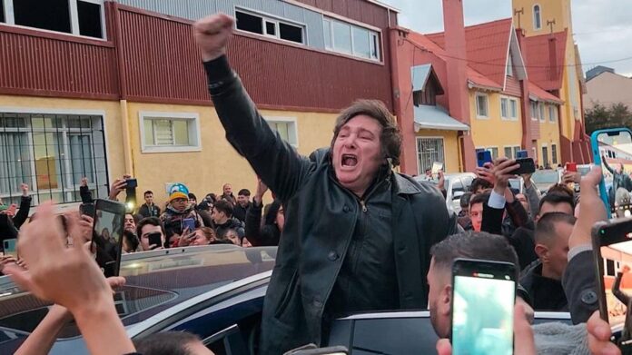 Milei visita Tierra del Fuego para respaldar a los candidatos de la libertad avanza