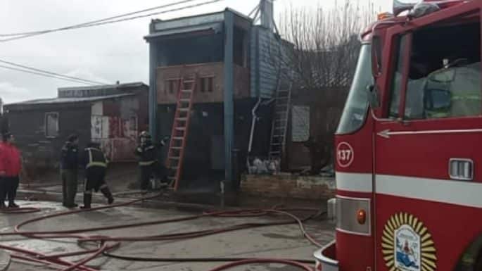 Voraz incendio en Chacra II arrasó con cuatro viviendas