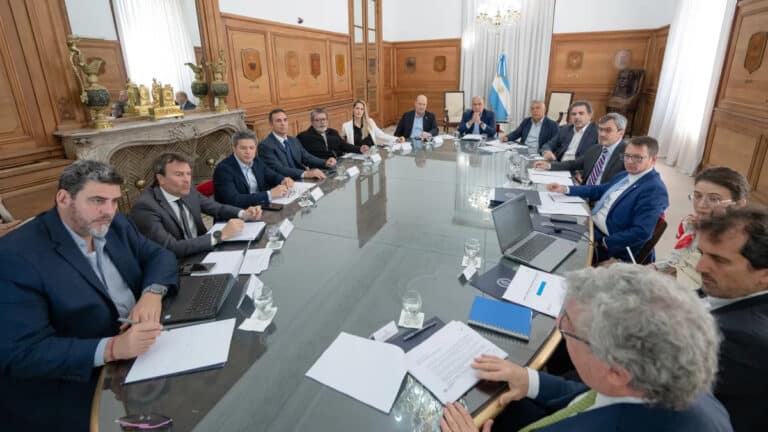 Gobierno impulsa reforma tributaria en el Consejo de Mayo