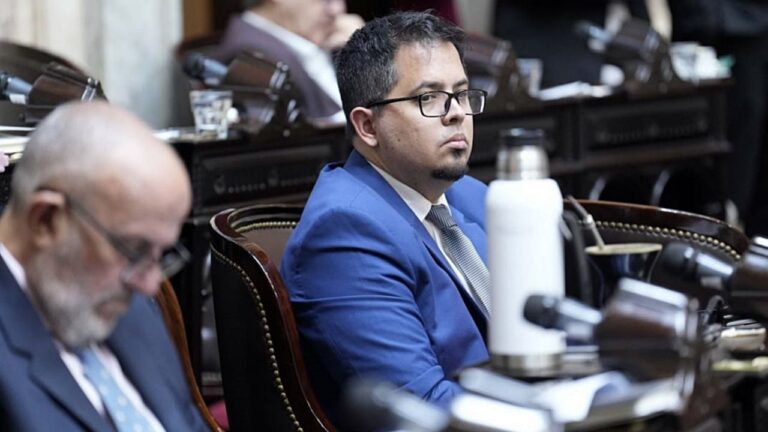 Pese a los reveses legislativos, el rumbo económico «no es negociable»