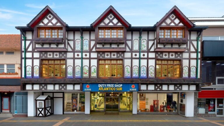 SAVE THE DUCK LLEGA A “ATLÁNTICO SUR”: UNA PROPUESTA DE MODA SUSTENTABLE Y 100% LIBRE DE ANIMALES