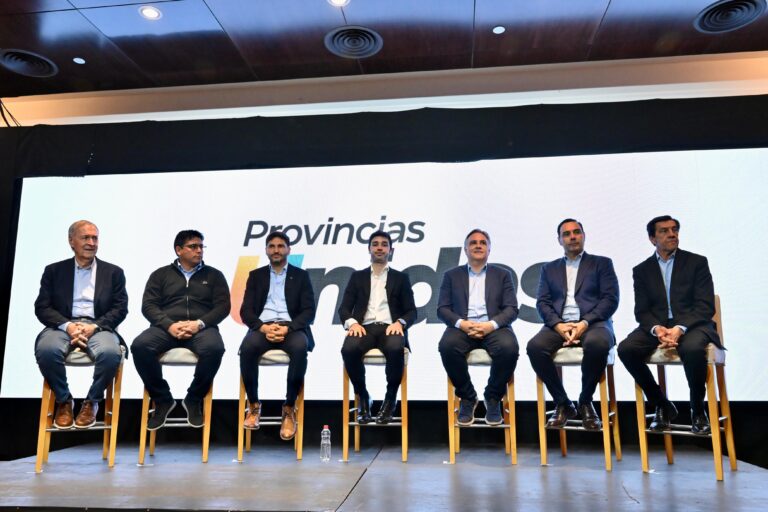 Gobernadores del interior articulan ofensiva política