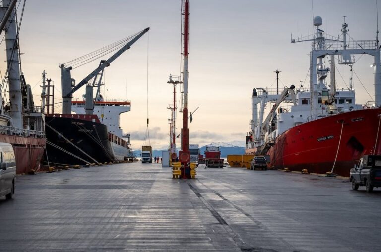 Nación emplazó a la provincia por desviar fondos del puerto
