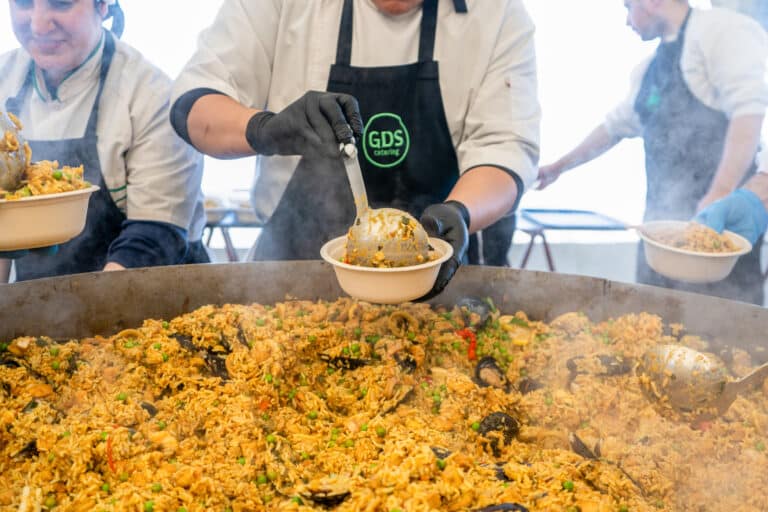 Paella gigante para 15.000 personas en Ushuaia