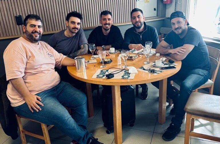 Los Podcast que dominan el oído argentino en Spotify