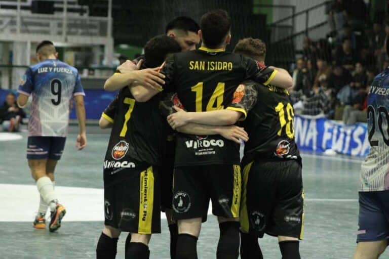 San Isidro y Camioneros picaron en punta en las semis