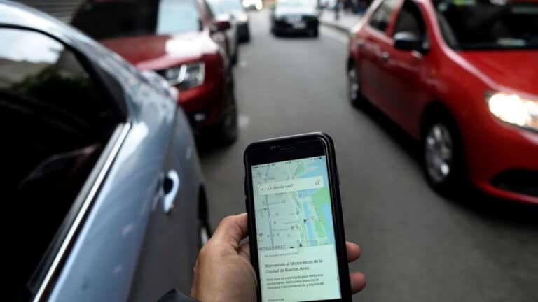 La disputa entre Uber y taxis en Buenos Aires reaviva un debate pendiente en Tierra del Fuego
