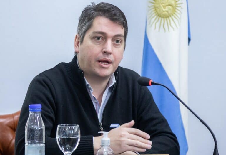Perez marcó la crisis provincial y elogió la transformación de Tolhuin