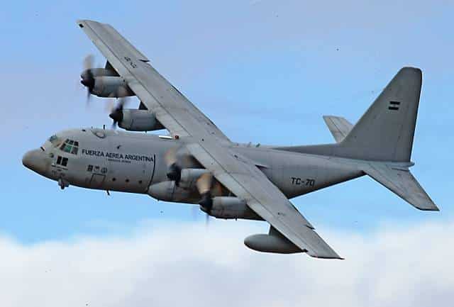 Un Hércules C-130 aterrizó de emergencia en Río Grande