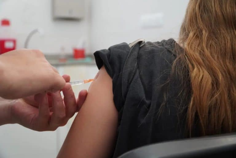 Alerta pediátrica por caída en la vacunación