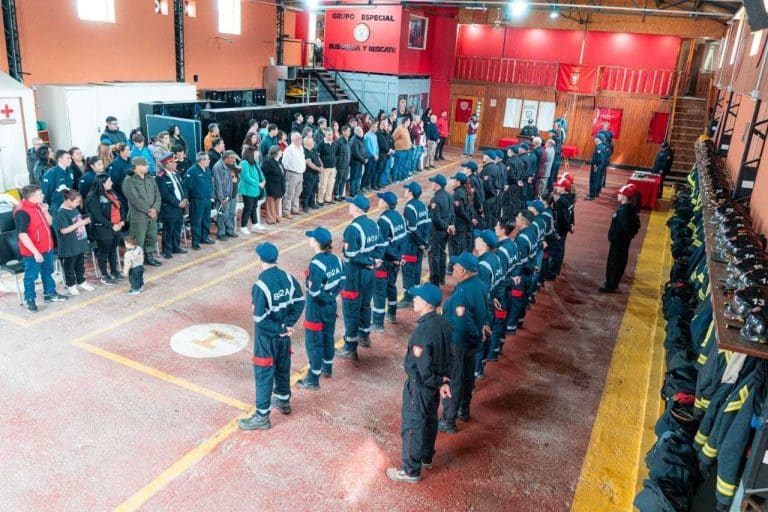 El cuartel de Bomberos 2 de Abril celebró su 30° aniversario con presencia del Municipio
