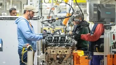 Luis Caputo busca acercar posiciones con la UIA en medio del debate por la competitividad