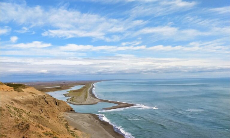 Para Río Grande, las salmoneras aparecen como una oportunidad en medio de la crisis industrial
