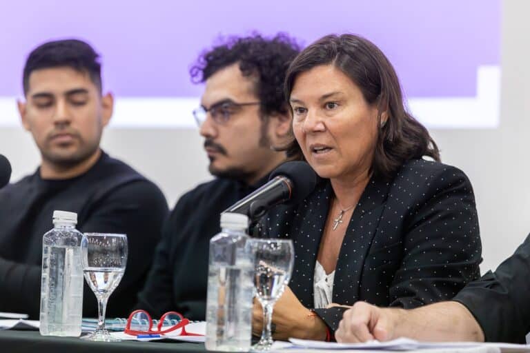 El Ejecutivo presentó un proyecto que sostiene servicios públicos, inversión social y obra pública