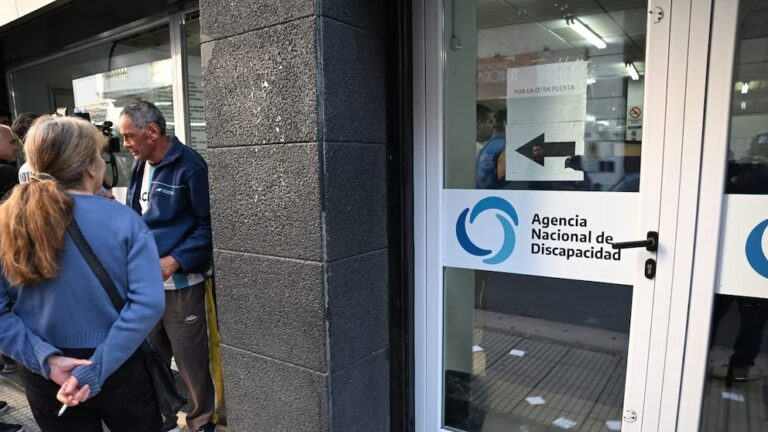 Detectan 180 mil certificados de discapacidad a nombre de personas fallecidas y reclaman mayor control estatal