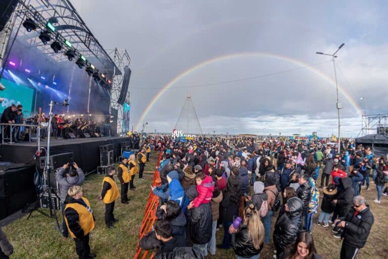 Fiesta municipal del arbolito: crece la expectativa hotelera por la llegada de Luck-ra