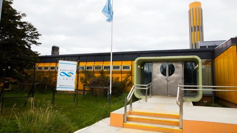 Un enigma rojizo en las cumbres fueguinas