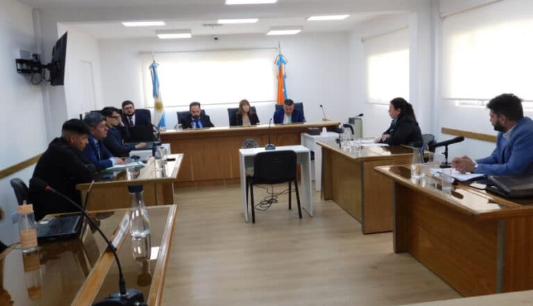 Condena a prisión para un policía por violencia de género