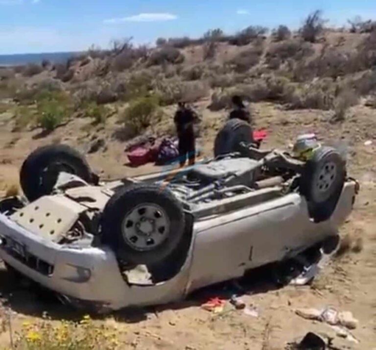Una familia de Ushuaia sufrió un vuelco al sur de Caleta Olivia