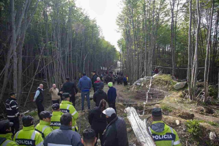 Ushuaia: La Justicia allanó varios domicilios