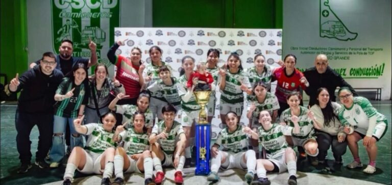 Camioneros, dueño del año en el futsal femenino