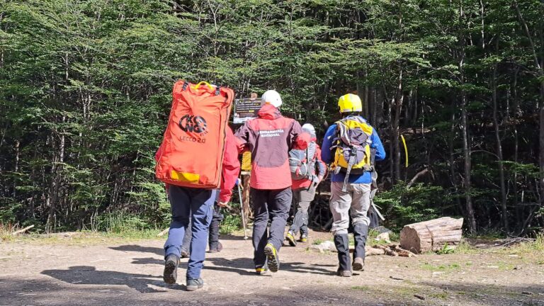 Rescataron a una mujer lesionada mientras realizaba senderismo en Laguna Turquesa