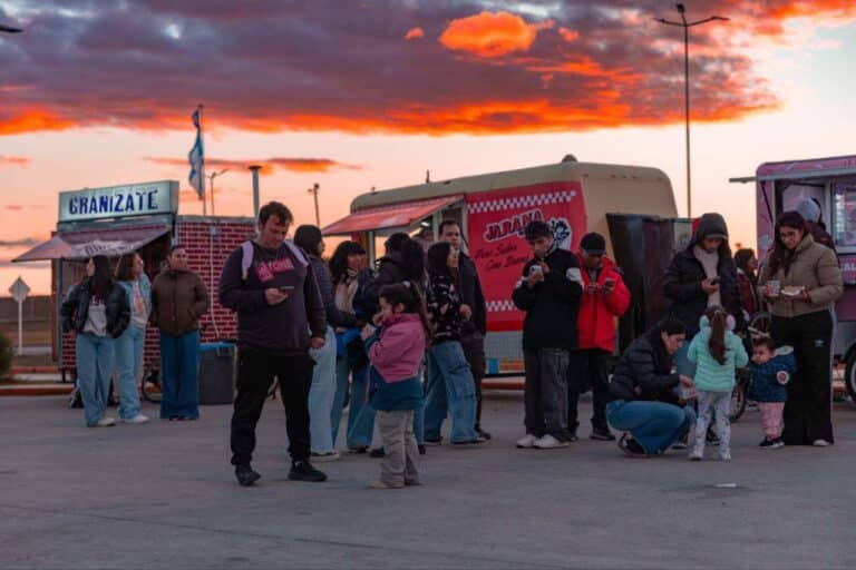 Vacaciones en el parque se extiende: el patio gastronómico seguirá en marzo